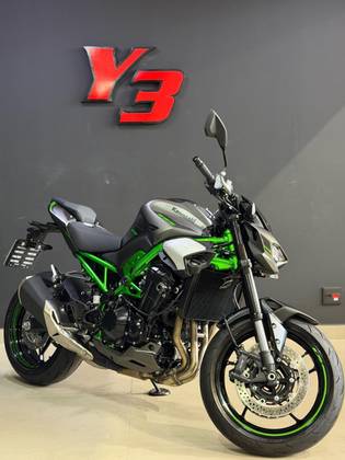 KAWASAKI Z900 KAWASAKI Z900